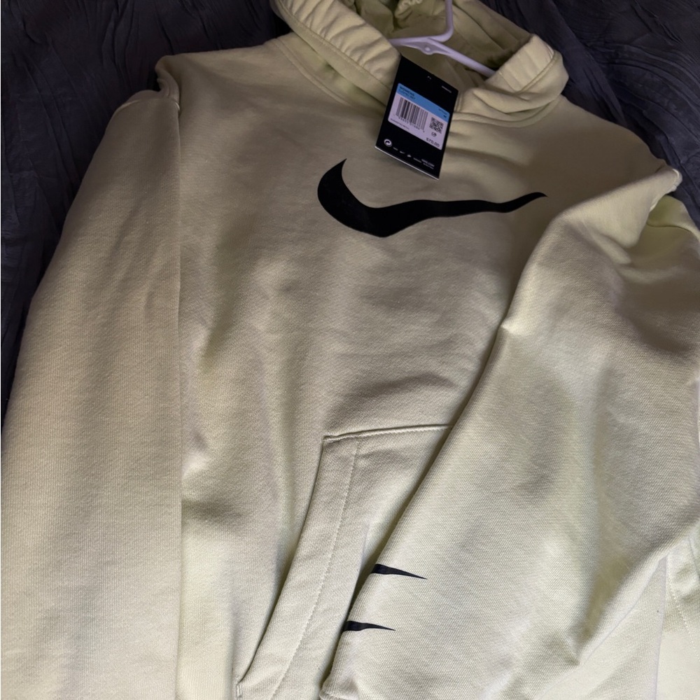Nike NWT women’s hoodie sweatshirt yellow /green size M